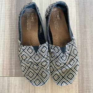 7.5 Tom’s Alpargata shoes